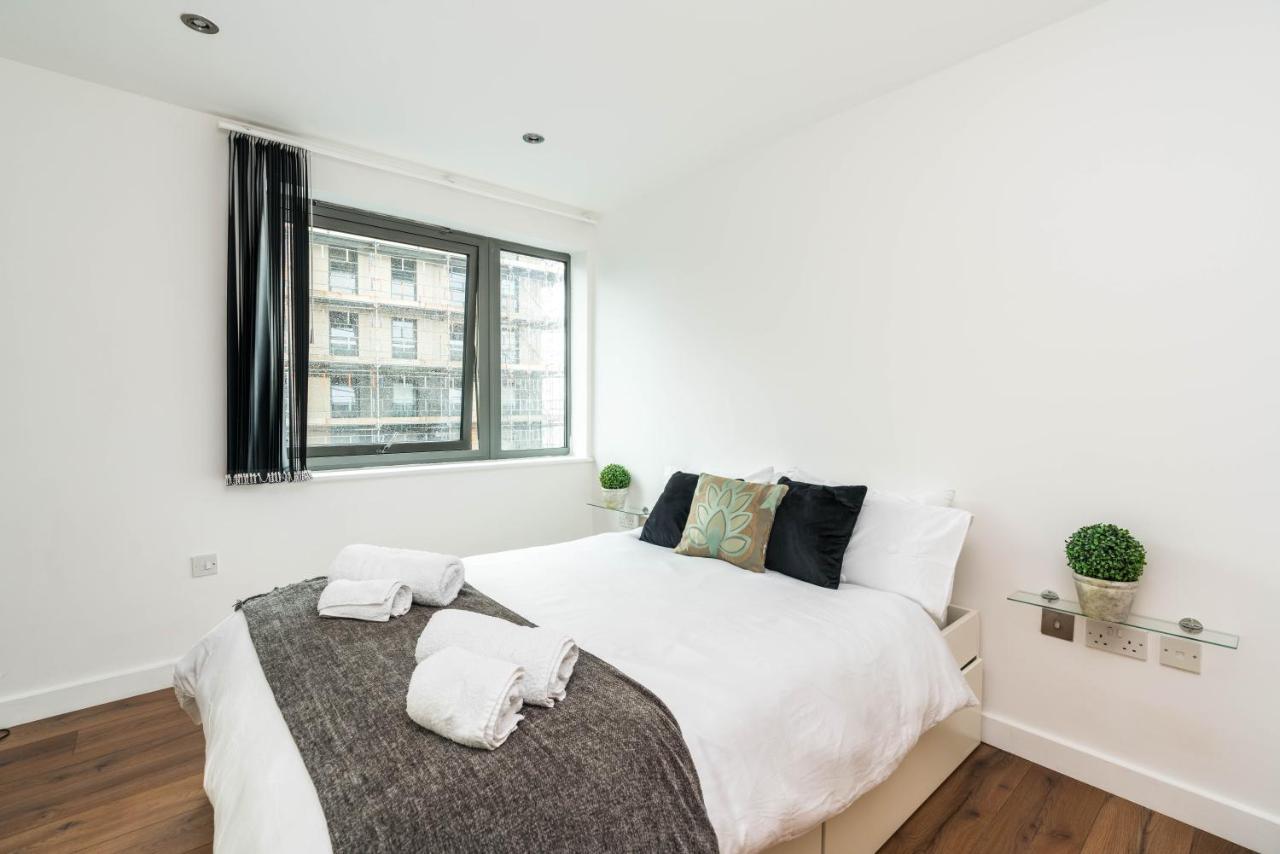 Fast Internet One Bedroom Apartment In Greater London, Id Required Экстерьер фото